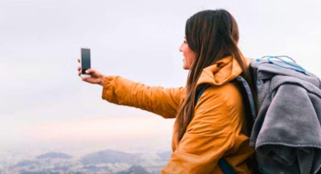 A verdade por trás da selfie: especialistas explicam quando o celular se torna um problema real 1 A verdade por trás da selfie especialistas explicam quando o hábito se torna um problema real (1)
