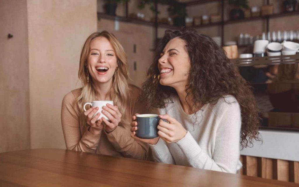 Rir todos os dias libera endorfinas e pode diminuir a sensação de dor quando a mente está exausta, aponta estudo 1 Rir todos os dias libera endorfinas e pode diminuir a sensação de dor quando a mente está exausta, aponta estudo