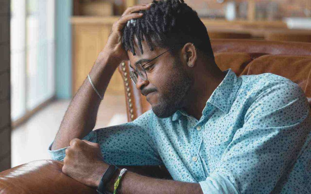 A raiva guardada aumenta a tensão interna e cobra um preço silencioso no corpo, segundo estudo