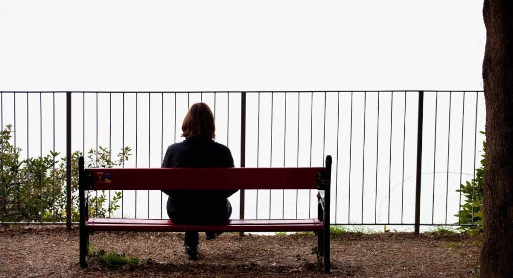 Solidão frases: 27 reflexões profundas para entender e transformar esse sentimento